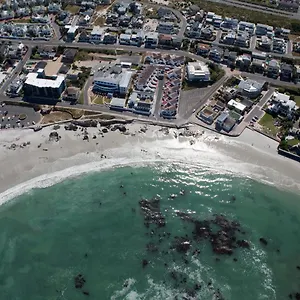Small Bay Guest house Bloubergstrand